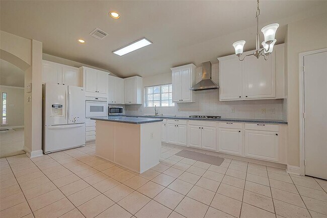 Building Photo - 9407 Dora Meadows Dr