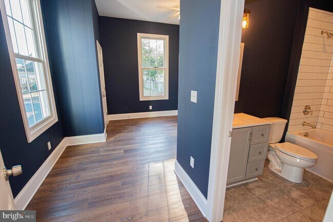 Building Photo - 106 Colonial Ct