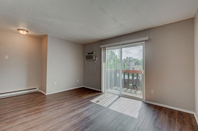 Interior Photo - Cleves Properties