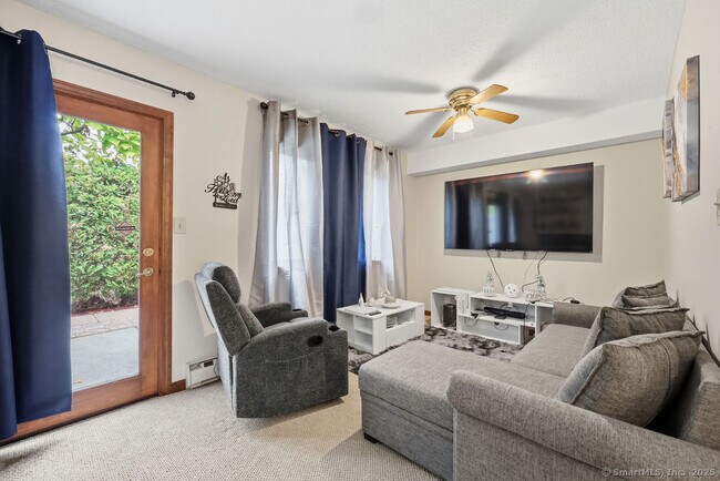 Building Photo - 25 Washington St