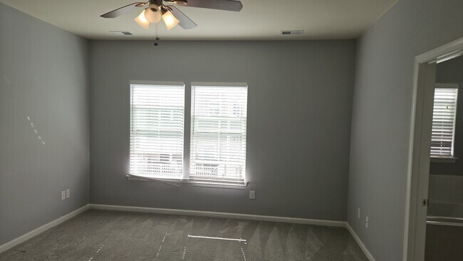 Building Photo - 607 N Atwater Dr