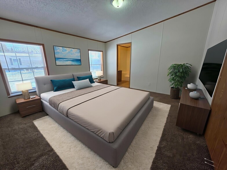 Building Photo - 4421 Beechwood St