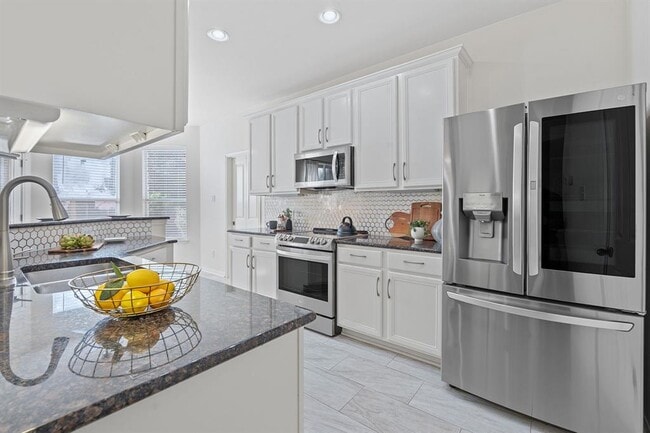 Building Photo - 13202 Fawn Valley Dr