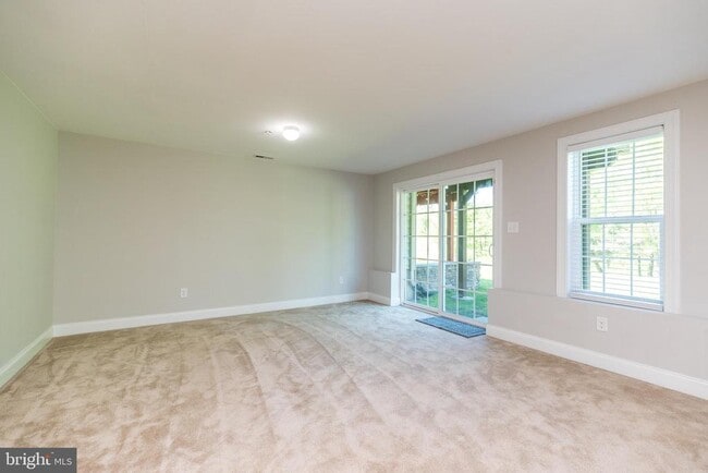 Building Photo - 3216 Brookside Dr