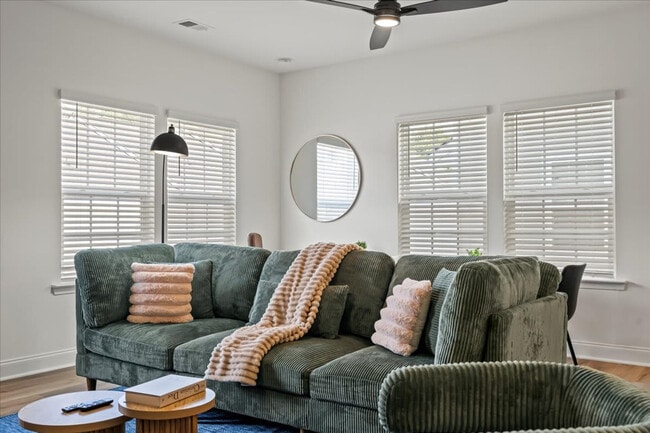 Building Photo - 8530 Steele Creek Pl Dr