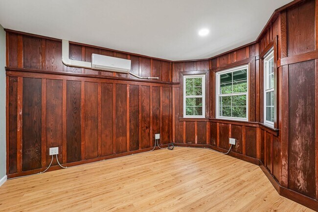 Building Photo - 21567 Starrett Hill Dr