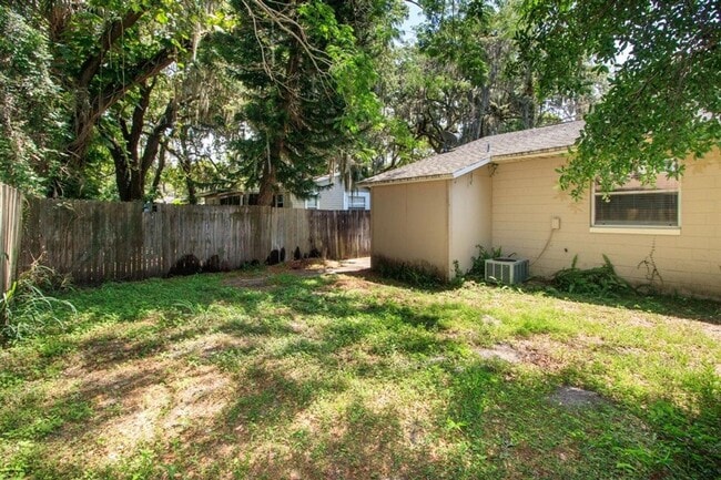 Building Photo - 1/2 Duplex, Historic Longwood area