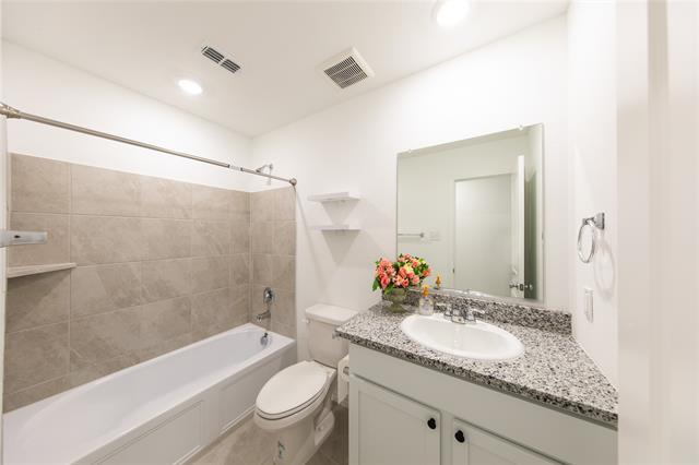 Building Photo - 230 Sunflower St