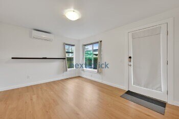 Building Photo - Move-In Ready 3-Bed, 3.5-Bath Home in Prime Location