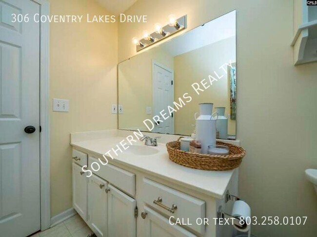 Building Photo - 306 Coventry Lake Dr