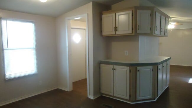 Building Photo - 108 Gossett St