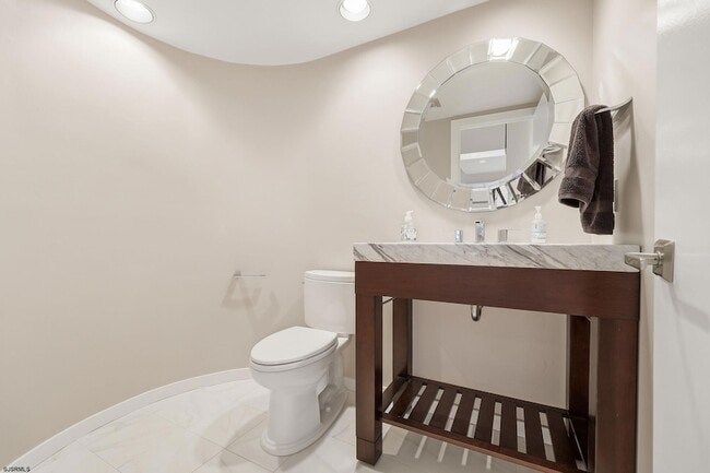 Building Photo - 119 S 11th Ave