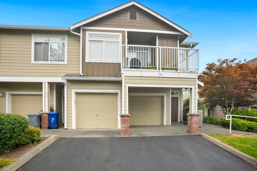 Primary Photo - 571 241st Ln SE