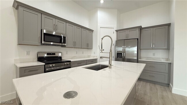 Building Photo - 2104 NE 16th Terrace