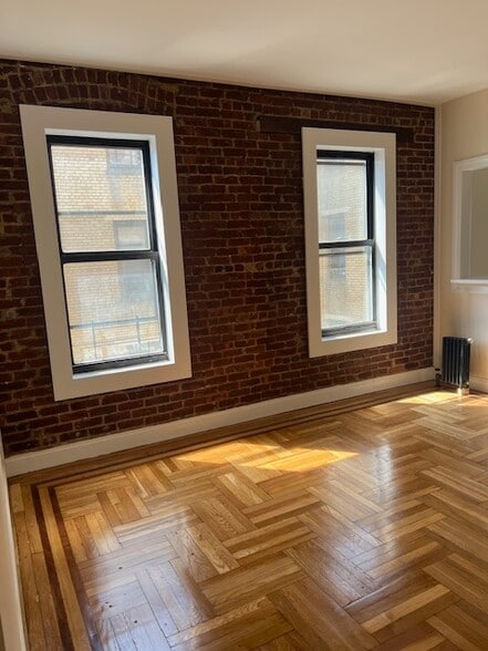 Building Photo - 371 95th St