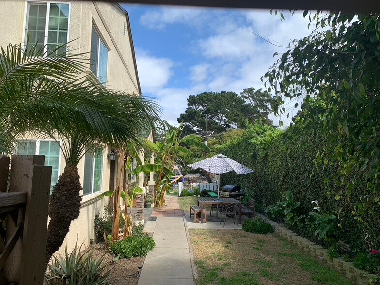 Building Photo - 3680 Voltaire St