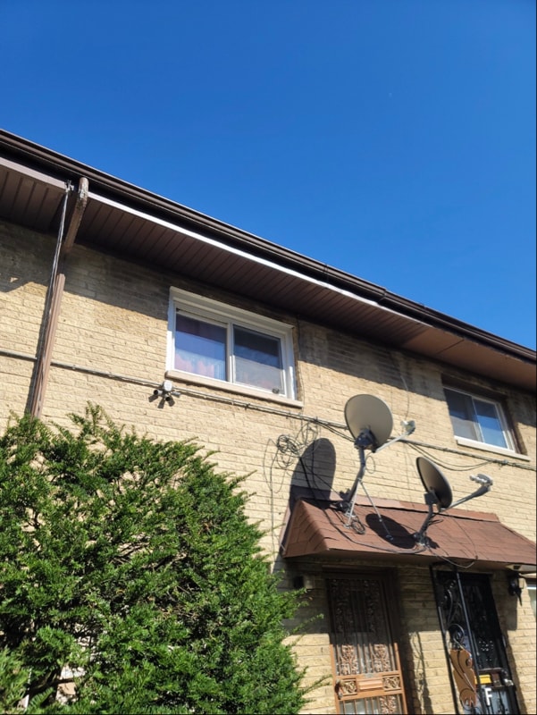 Building Photo - 1136 E 81st St