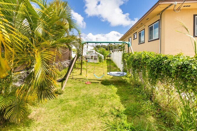 Building Photo - Upgraded 5 bedroom, 3 bath home