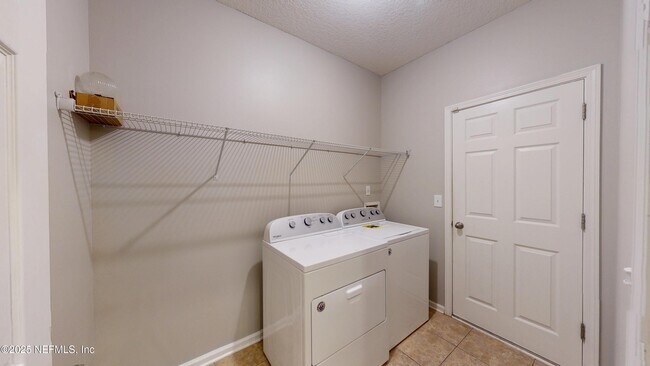 Building Photo - 105 N Aberdeenshire Dr