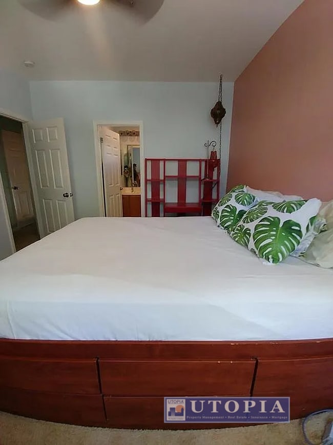 Building Photo - 2 Bed 2 Bath Bi-Level Condo Downtown