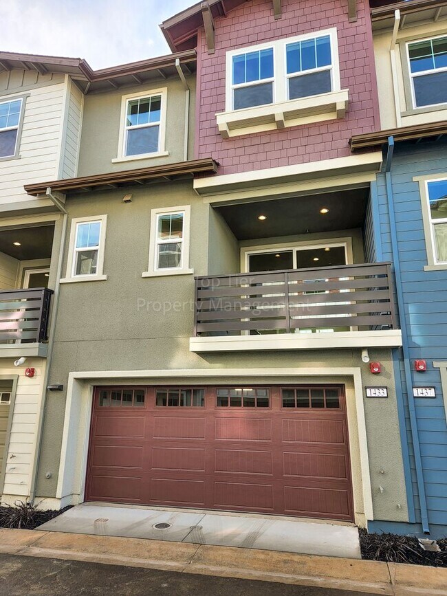 Primary Photo - Newer Townhome at Penny Lane in Concord, 2...