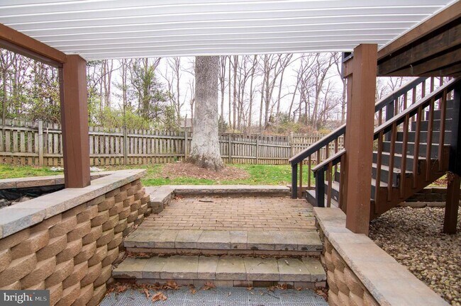 Building Photo - 404 Talahi Rd SE