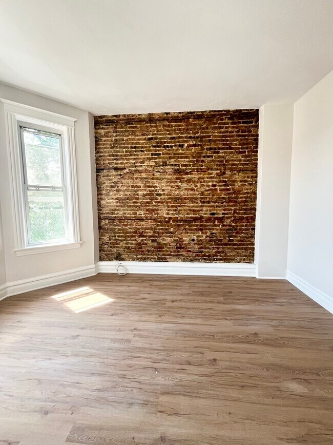 Building Photo - 2512 S Trumbull Ave
