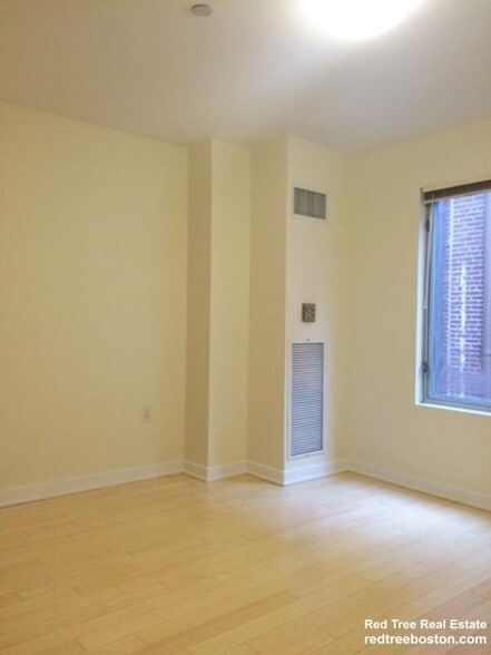 Building Photo - 40 Boylston St