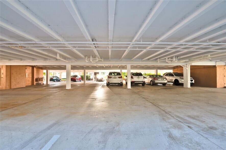 Building Photo - 5495 NE 25th Ave