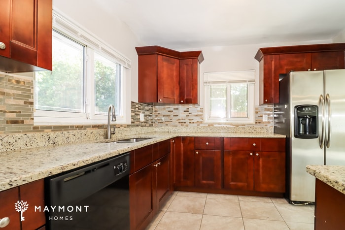 Building Photo - 1976 Drew Plaza