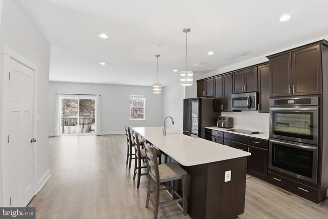 Building Photo - 610 Snapdragon Ct