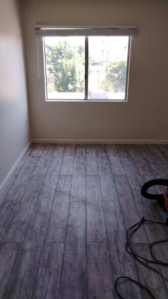 Building Photo - 5460 White Oak Ave