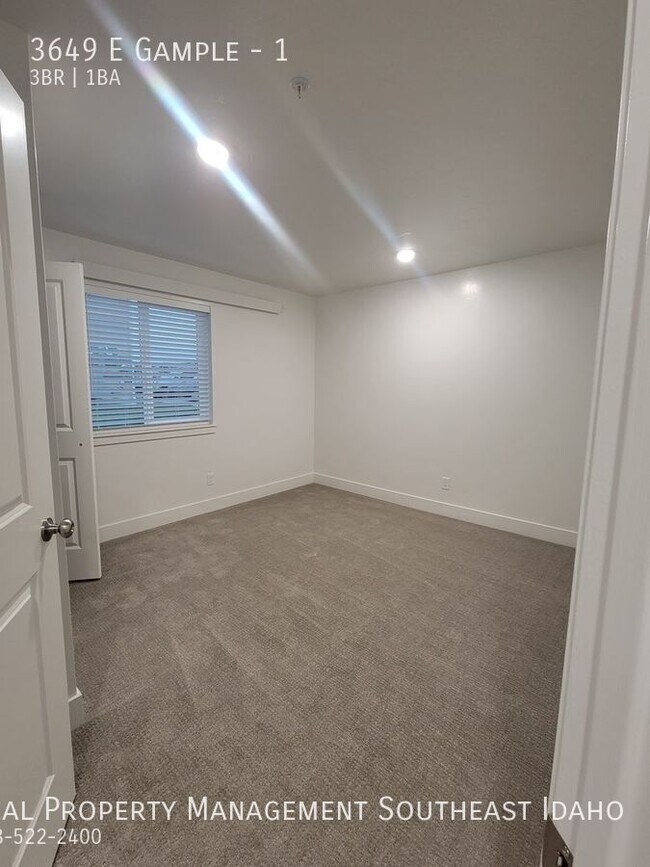 Building Photo - 3649 E Gample-1