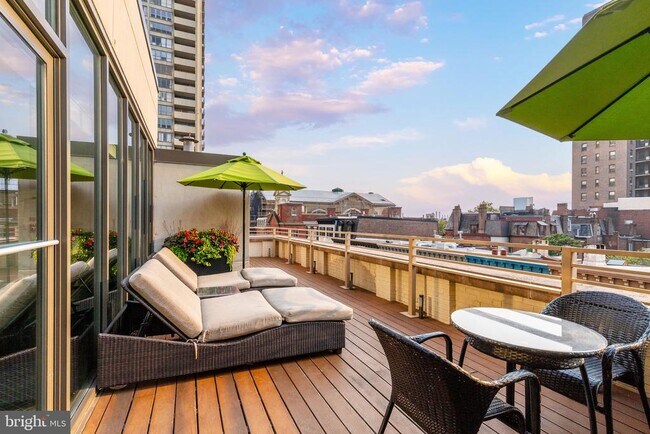 Building Photo - 210 W Rittenhouse Square