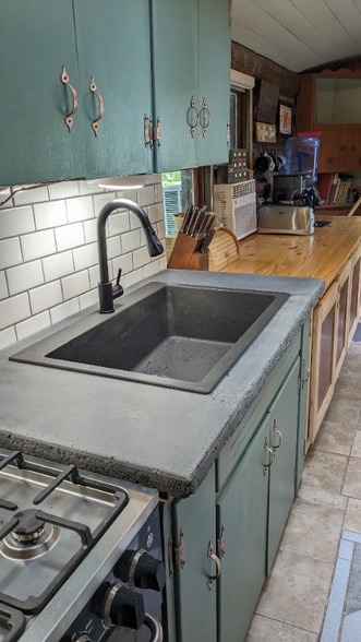 Building Photo - 8970 E Gull Lake Dr