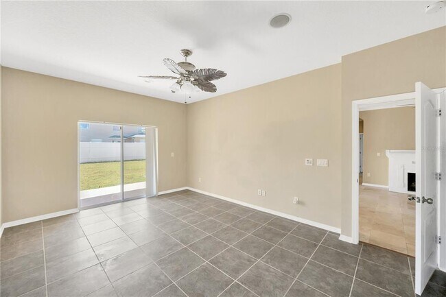 Building Photo - 1833 Mira Lago Cir