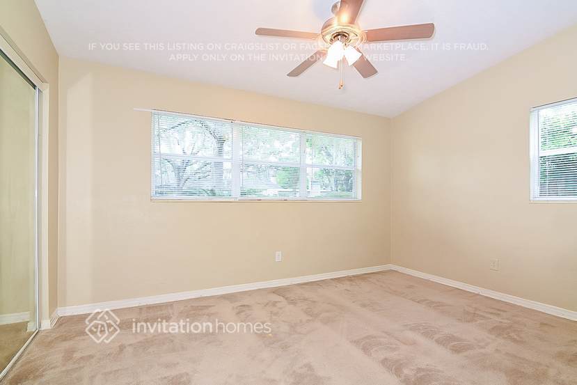 Building Photo - 813 E River Dr