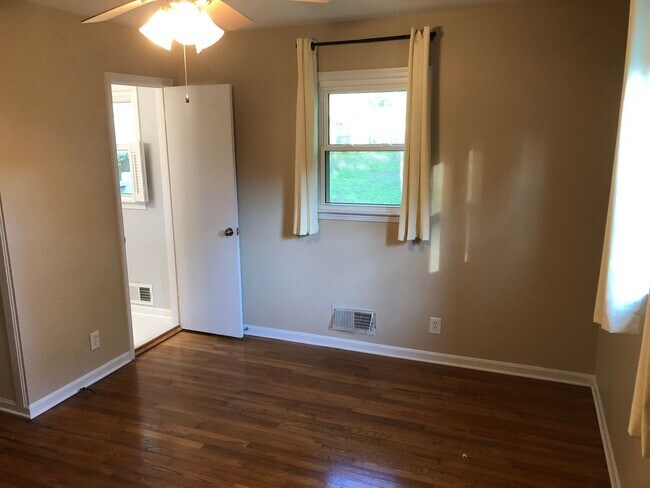 Building Photo - Charming 3BR House in Atlanta