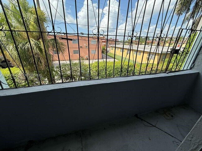 Building Photo - 4370 NW 11th St