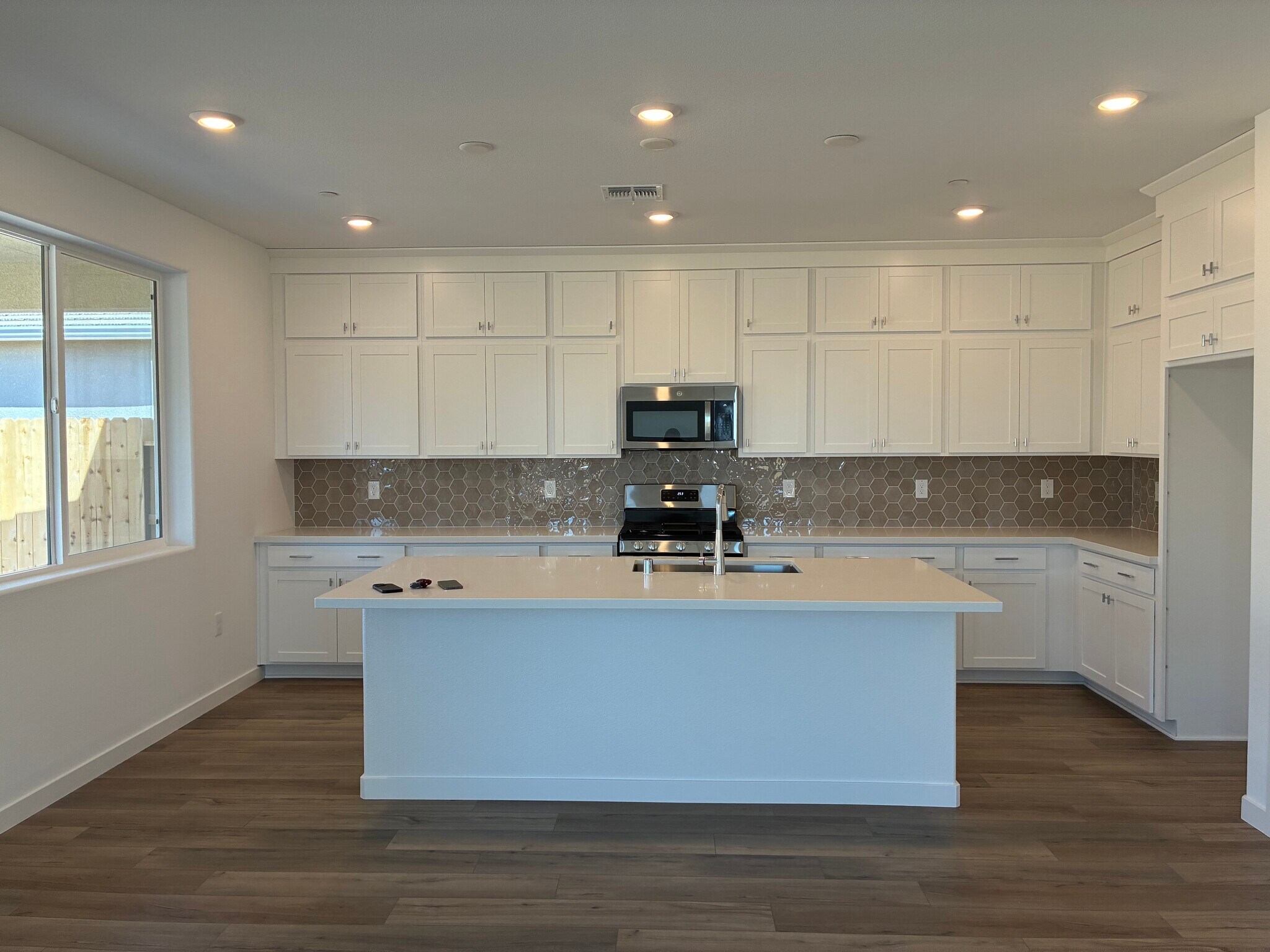 Building Photo - 8133 Arrowfield Way