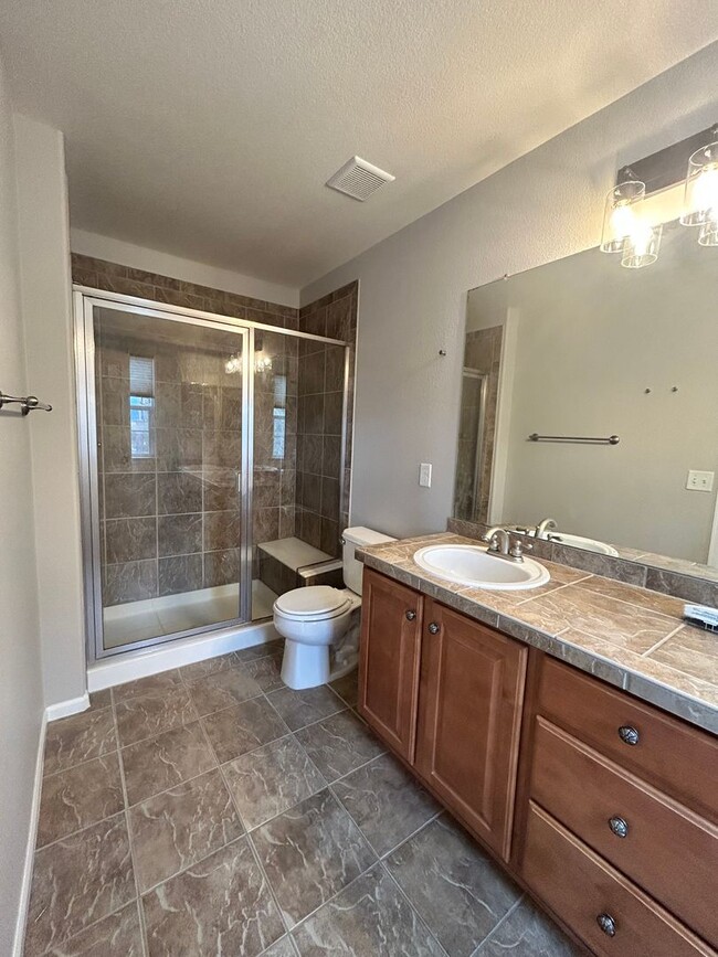 Building Photo - Well Maintained Townhouse in Highlands Ranch