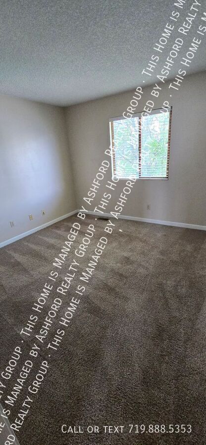 Building Photo - 1304 Soaring Eagle Dr