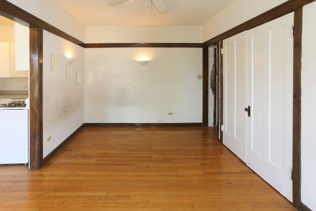 Building Photo - 824 W Waveland Ave
