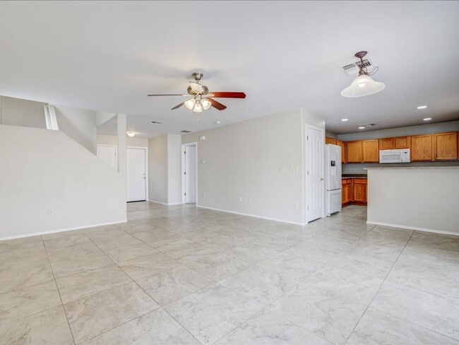 Building Photo - Spacious Two-Story 4 Bedroom with Upstairs Family Room & Large Encolsed Backyard!