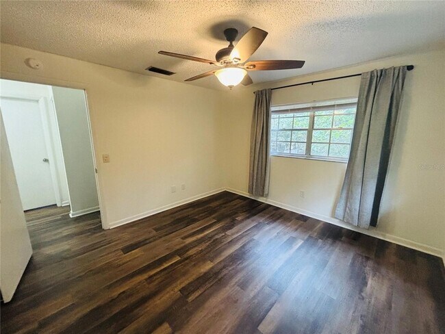 Building Photo - 1023 NE 2nd St