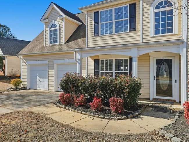 Building Photo - Close to Parks, Shops & Schools — Live Where Convenience Matters