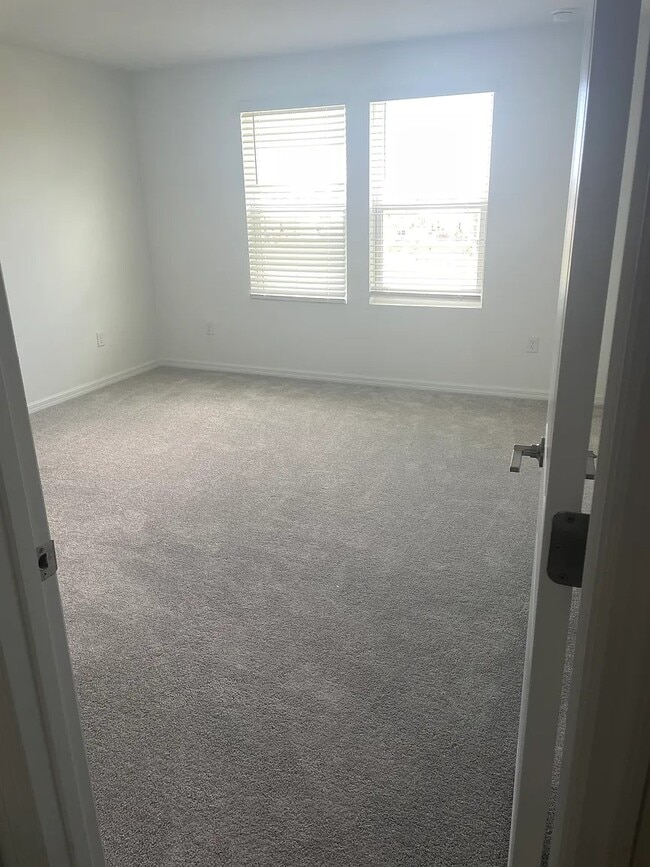 Building Photo - 15117 Cuzcorro Ct