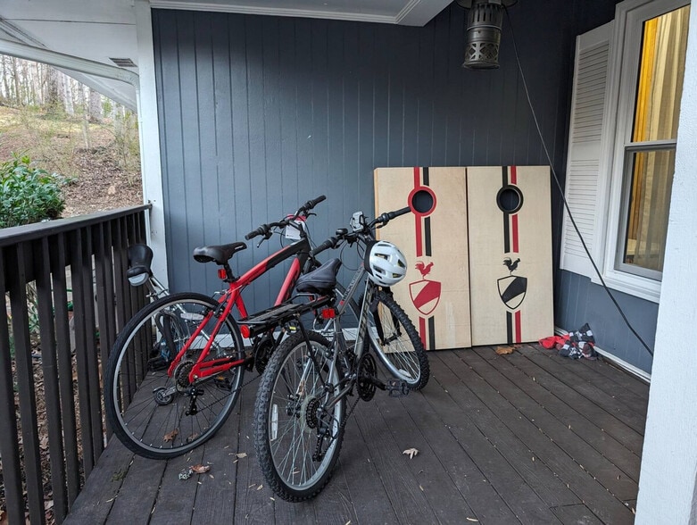 Building Photo - 1332 Colony Dr