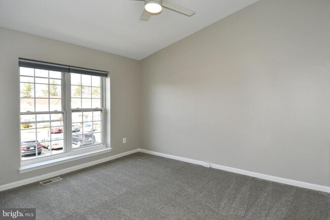 Building Photo - 53 Essex Square