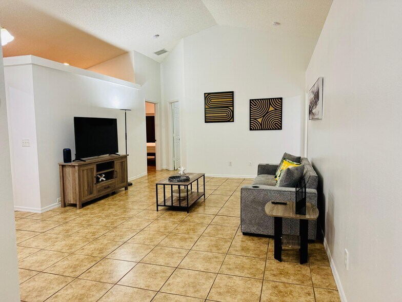 Shared Living Room - 536 Cheshire Way
